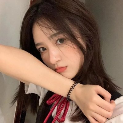 红衣小女孩